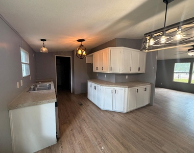 16443 Brittany Way - Photo Thumbnail 13