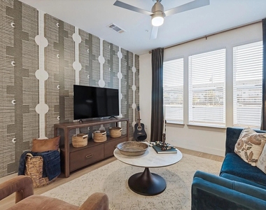 1506 N Prairie Avenue - Photo Thumbnail 11
