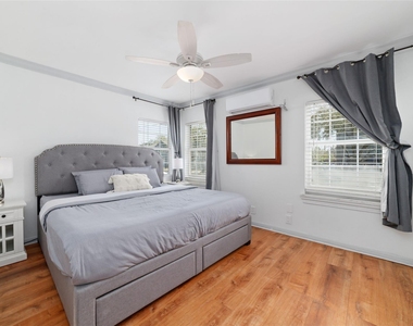 1604 W Alabama St - Photo Thumbnail 15