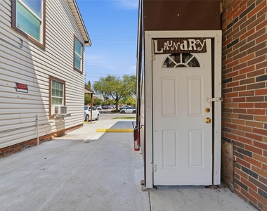 1604 W Alabama St - Photo Thumbnail 24