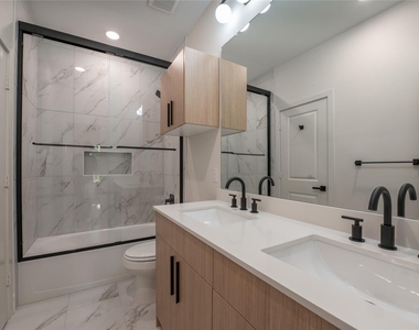 7930 Corinth Street - Photo Thumbnail 10