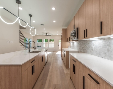 7930 Corinth Street - Photo Thumbnail 5