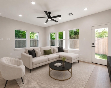 7930 Corinth Street - Photo Thumbnail 3