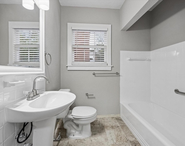 1812 W Alabama Street - Photo Thumbnail 9