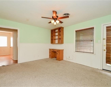 4401 Hummingbird Street - Photo Thumbnail 12