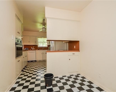 4401 Hummingbird Street - Photo Thumbnail 7