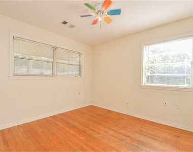 4401 Hummingbird Street - Photo Thumbnail 15