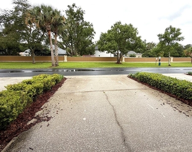 6072 Saint Julian Drive - Photo Thumbnail 16