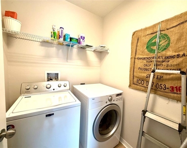 6072 Saint Julian Drive - Photo Thumbnail 14