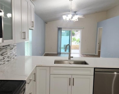 8330 Goldome Drive - Photo Thumbnail 10
