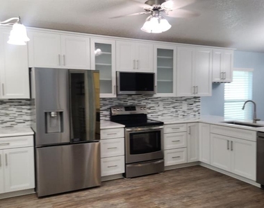 8330 Goldome Drive - Photo Thumbnail 12