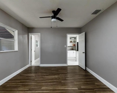 1201 E Cayuga Street - Photo Thumbnail 10