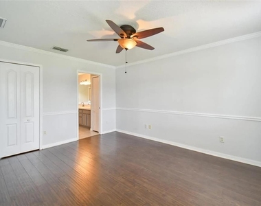 7332 Newhall Pass Lane - Photo Thumbnail 13