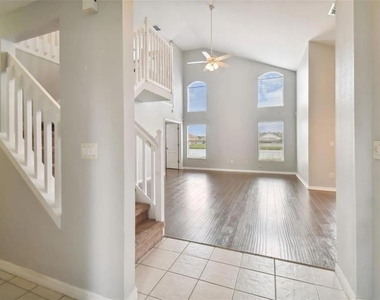 7332 Newhall Pass Lane - Photo Thumbnail 6