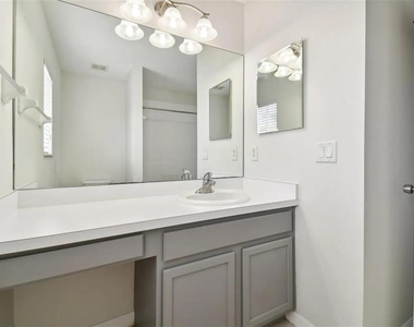 7332 Newhall Pass Lane - Photo Thumbnail 23