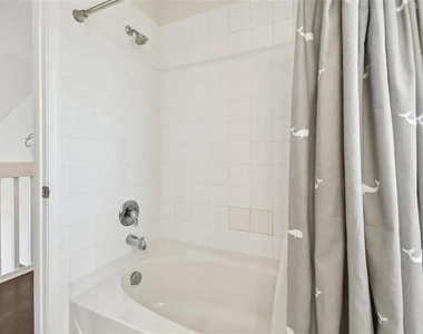 7332 Newhall Pass Lane - Photo Thumbnail 24