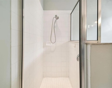 7332 Newhall Pass Lane - Photo Thumbnail 18