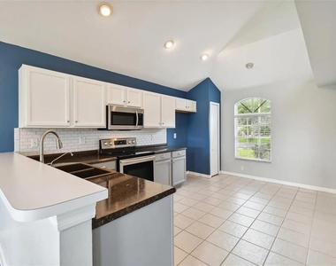 7332 Newhall Pass Lane - Photo Thumbnail 9
