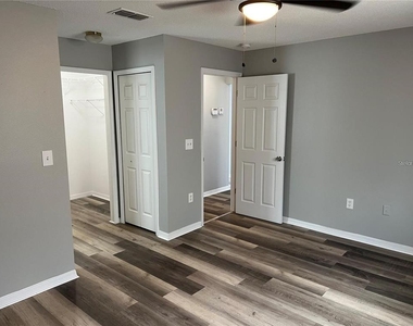 6130 Nantucket Lane - Photo Thumbnail 12