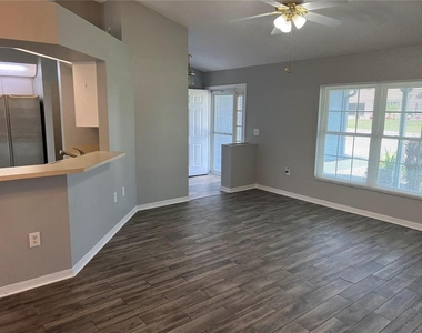 6130 Nantucket Lane - Photo Thumbnail 5