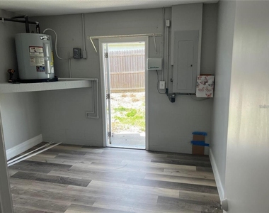 6130 Nantucket Lane - Photo Thumbnail 23