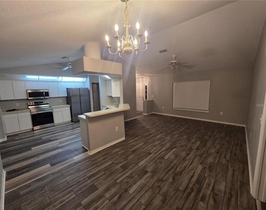 6130 Nantucket Lane - Photo Thumbnail 4