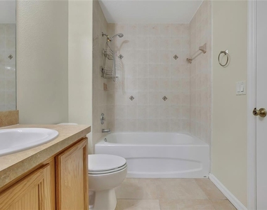 5539 W Oak Park Boulevard - Photo Thumbnail 20