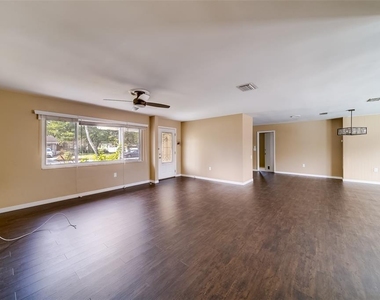 8473 121st Street - Photo Thumbnail 3