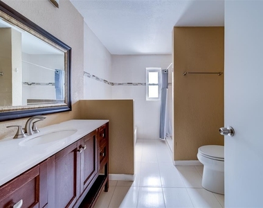 8473 121st Street - Photo Thumbnail 21