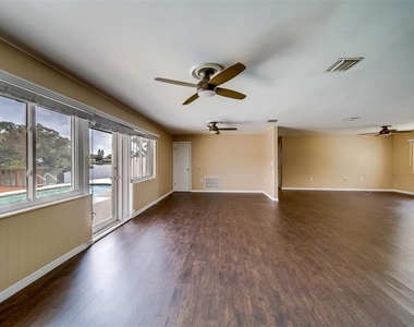 8473 121st Street - Photo Thumbnail 6