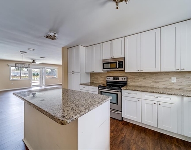 8473 121st Street - Photo Thumbnail 10