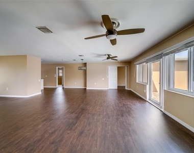 8473 121st Street - Photo Thumbnail 7
