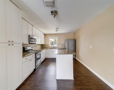 8473 121st Street - Photo Thumbnail 11