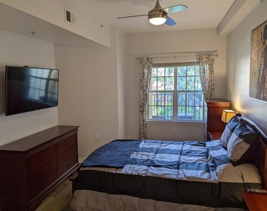 100 4th Avenue S - Photo Thumbnail 7