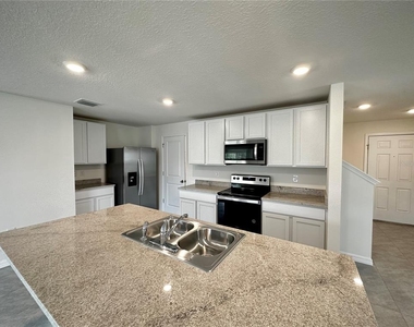 36711 Spanish Rose Drive - Photo Thumbnail 7