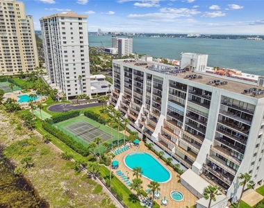 1250 Gulf Boulevard - Photo Thumbnail 37