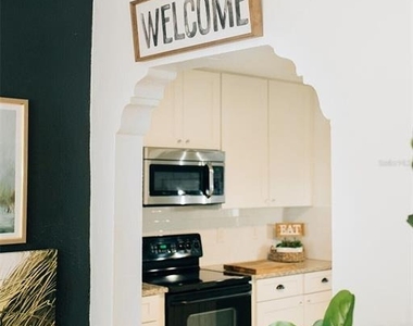 2705 N Oakdale Avenue - Photo Thumbnail 11