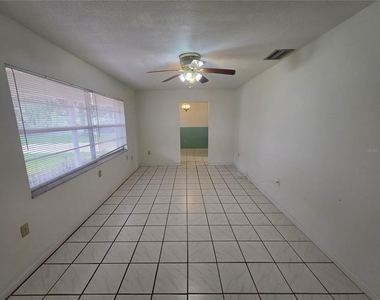 1028 Wildwood W - Photo Thumbnail 4