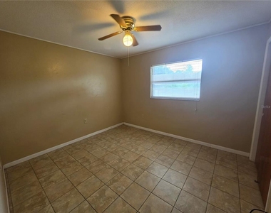 1028 Wildwood W - Photo Thumbnail 18
