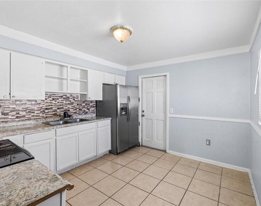 3505 Libby Loop - Photo Thumbnail 7