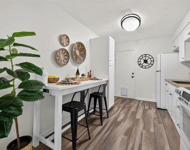 230 48th Avenue N - Photo Thumbnail 8