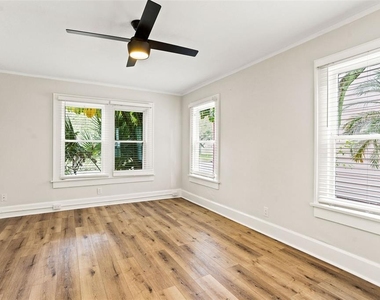 1153 34th Avenue N - Photo Thumbnail 5