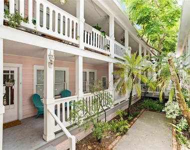 1153 34th Avenue N - Photo Thumbnail 13