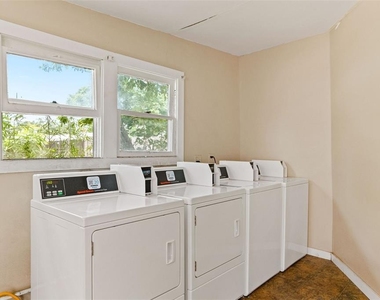 1153 34th Avenue N - Photo Thumbnail 11