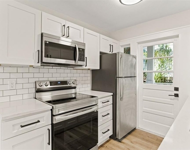 1153 34th Avenue N - Photo Thumbnail 2