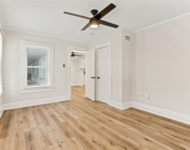1153 34th Avenue N - Photo Thumbnail 10