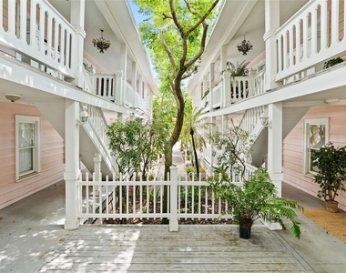1153 34th Avenue N - Photo Thumbnail 14