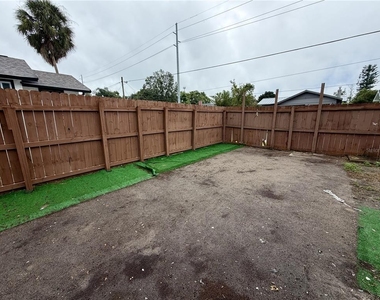 7101 N Taliaferro Avenue - Photo Thumbnail 15