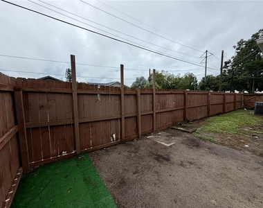 7101 N Taliaferro Avenue - Photo Thumbnail 16