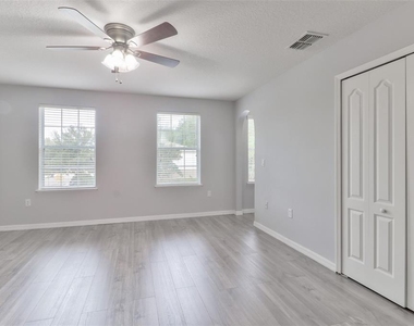 4441 Ashburn Square Drive - Photo Thumbnail 14